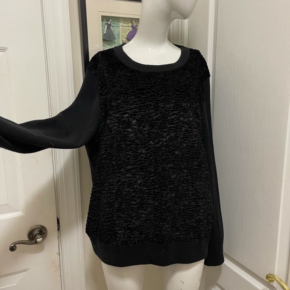 Kate spade black sweater. Looks like Front made with the unique sheep fur. - Picture 1 of 14